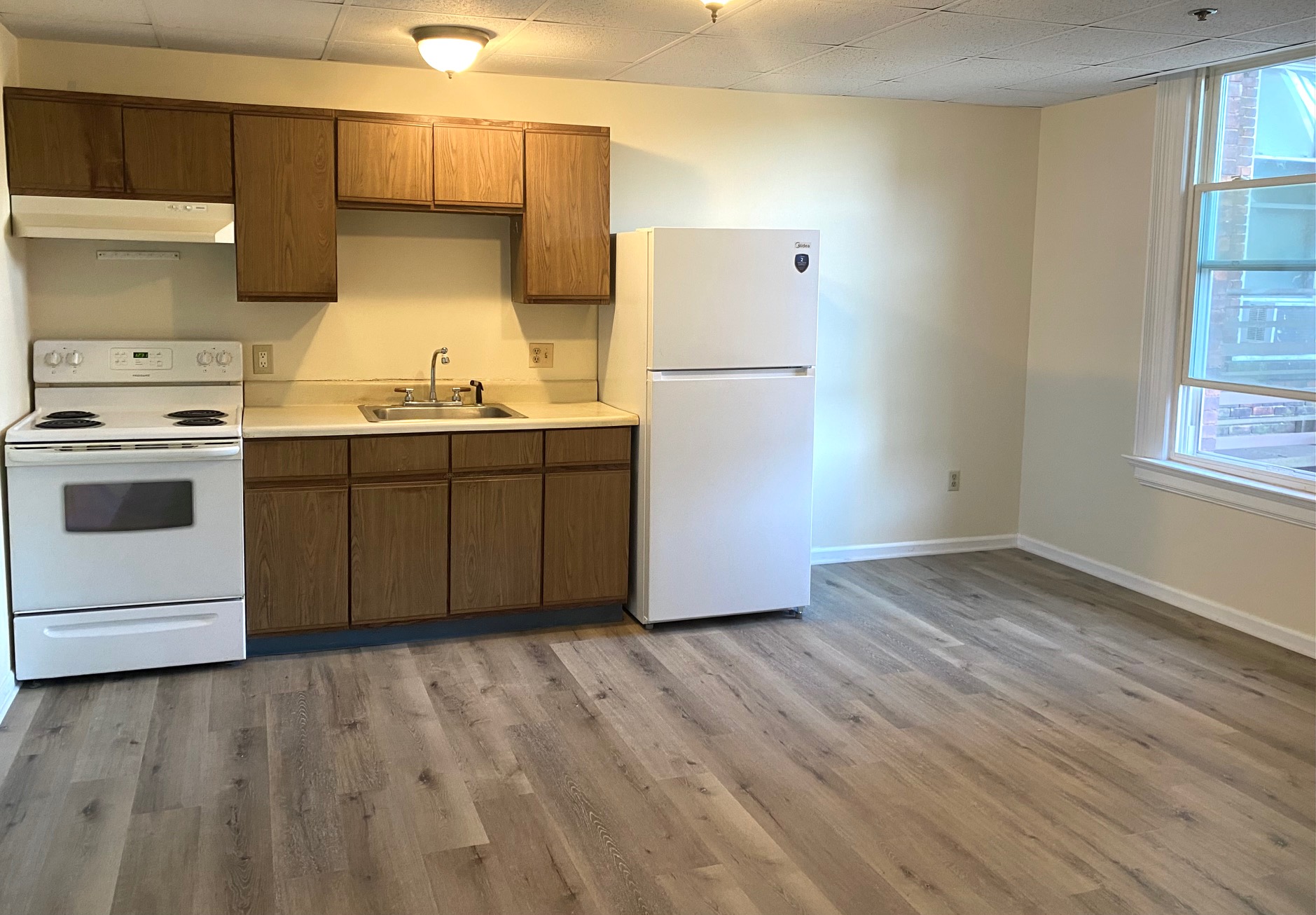 398 Main Street - 28